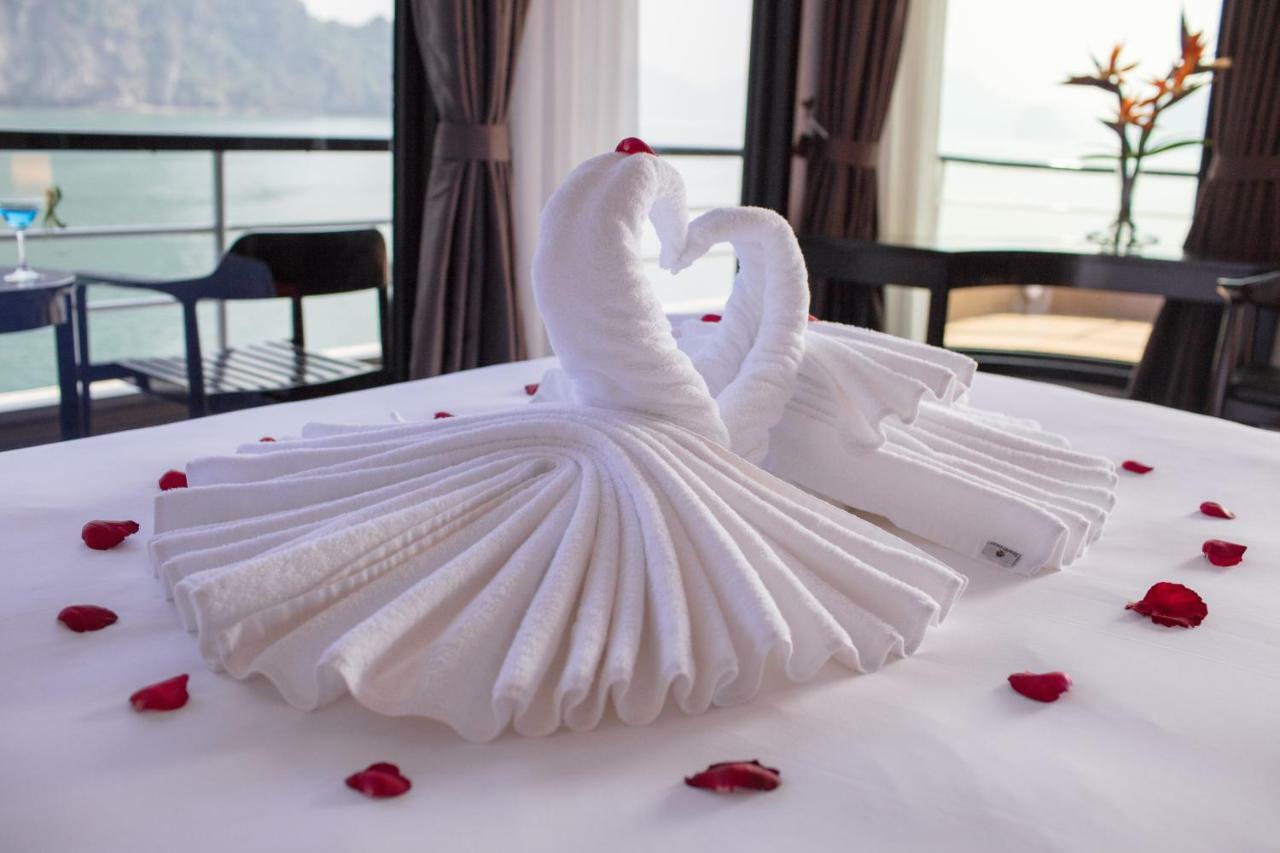 Hotel Scarlet Pearl Cruises - Wonder On Lan Ha Bay Ha Long Exterior foto